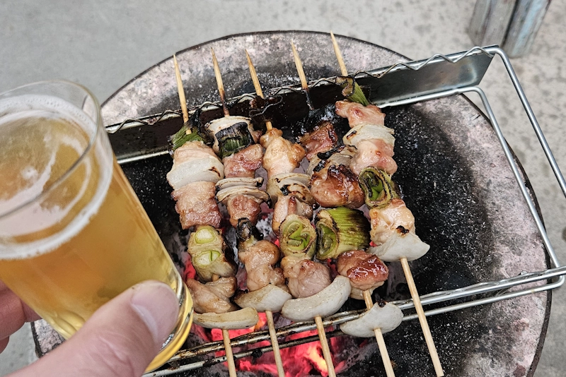 七輪で焼き鳥