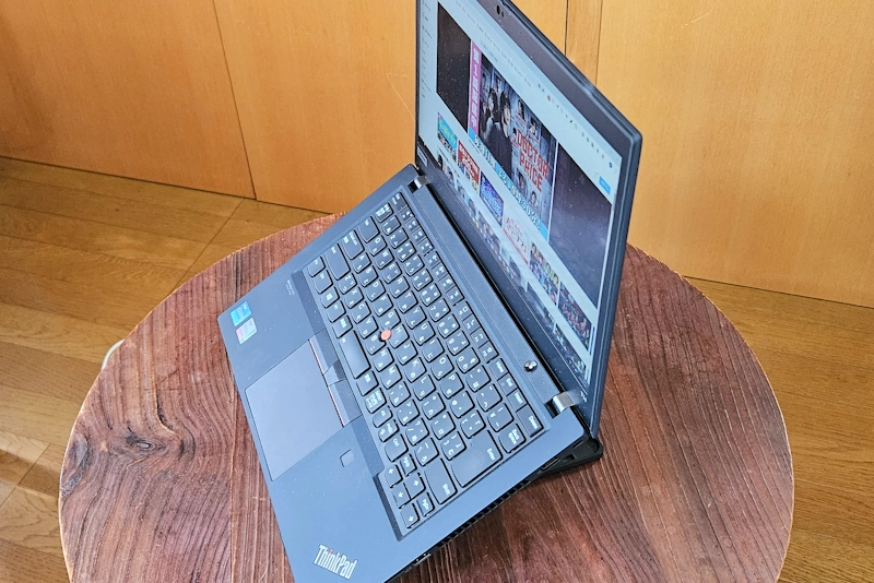 ノートパソコンスタンド